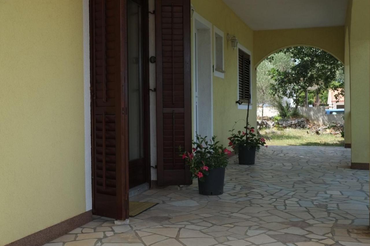 Hilltop Villa Risika Exterior foto